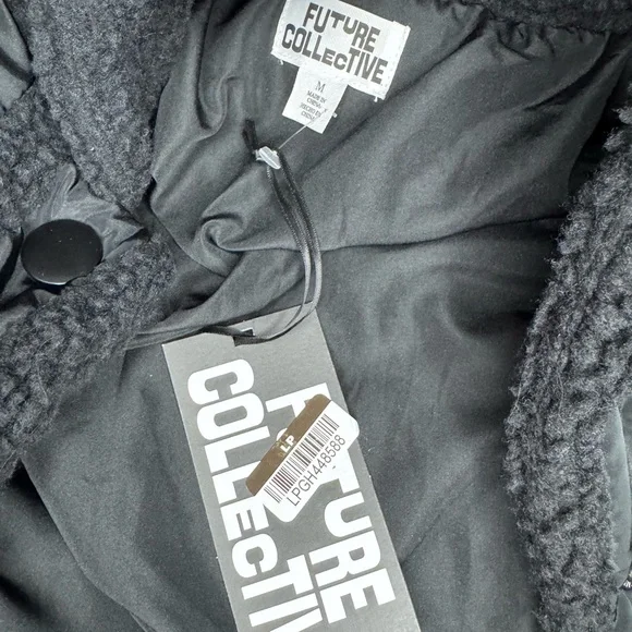Future Collective Women's Button Up Puffer Jacket - Black Size Medium NWT - Picture 3 of 5